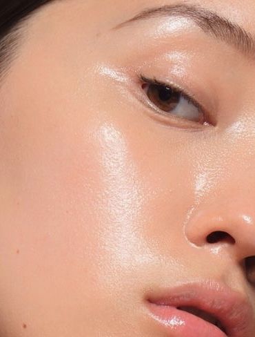 ✨ How to Whiten Dark Spots on Your Face Naturally & Effectively