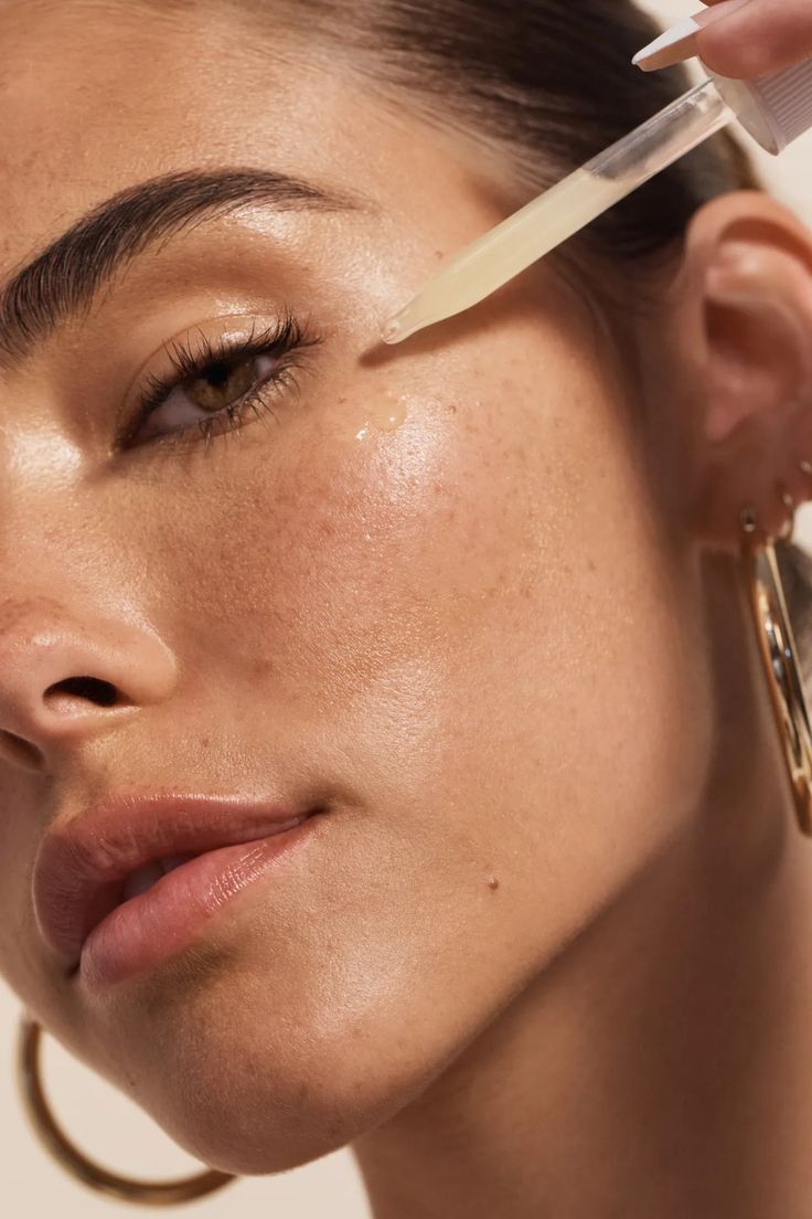 ✨ Retinol vs. Bakuchiol: What’s Better for You?