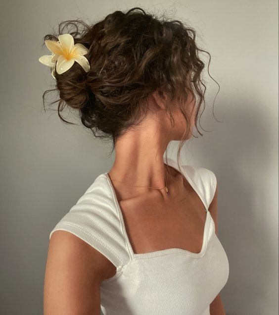 💇‍♀️ Cute & Easy Hairstyles for Hot Weather